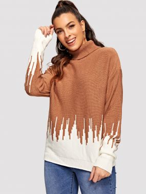 Двухцветный свитер с высоким воротником
