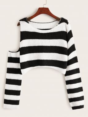 Полосатый короткий свитер с открытыми плечами