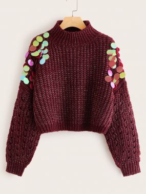 Рваный свитер с оригинальным рукавом и блестками