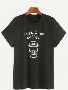 Чёрная модная футболка с принтом кофе