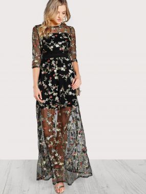 Модное сетчатое платье с вышивкой