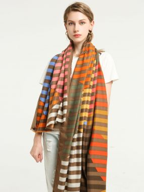 Контрастный полосатый шарф