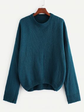 Однотонный свитер с опущенным плечом размера плюс