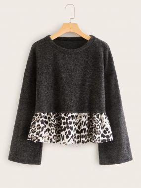 Контрастный леопардовый свитер