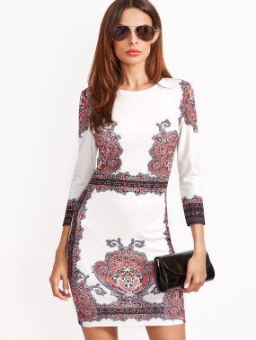 белое модное платье с этническим принтом 3/4 рукав