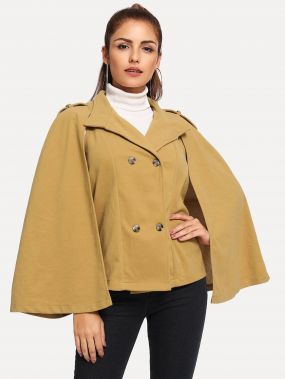 Двубортное пальто с пончо-рукавом