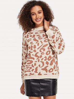 Леопардовый свитер с открытым плечом