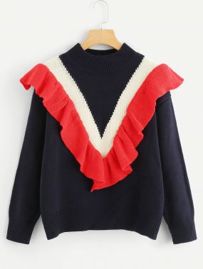 Контрастный свитер с отделкой оборкой