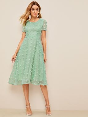 50s приталенное расклешенное платье с молнией в горошек