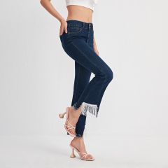 Асимметричные джинсы-клеш с бахромой