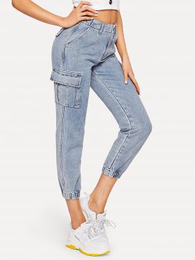 Укороченные джинсы с накладными карманами