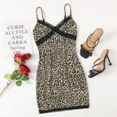 Облегающее платье размера плюс с леопардовым принтом и кружевной отделкой