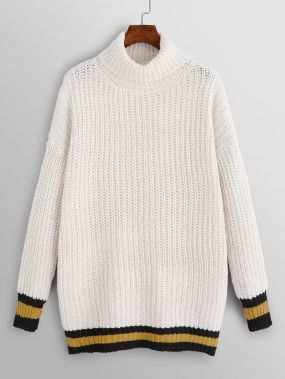 Трикотажный свитер с воротником–стойка размера плюс