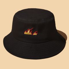 Шляпа с вышивкой огня