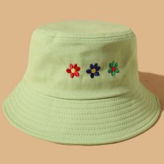 Шляпа с цветочной вышивкой